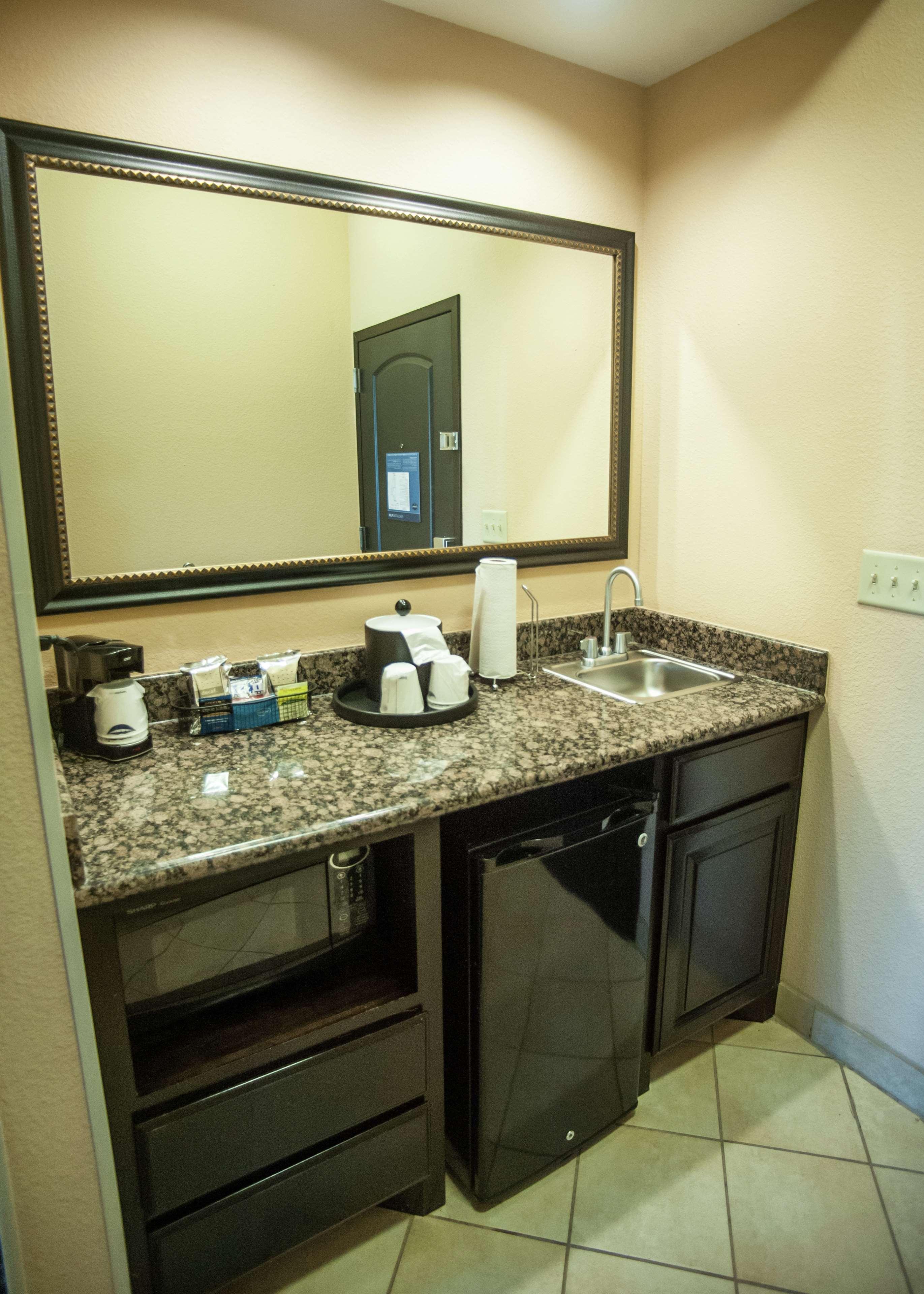 Hampton Inn & Suites Palestine Exteriör bild