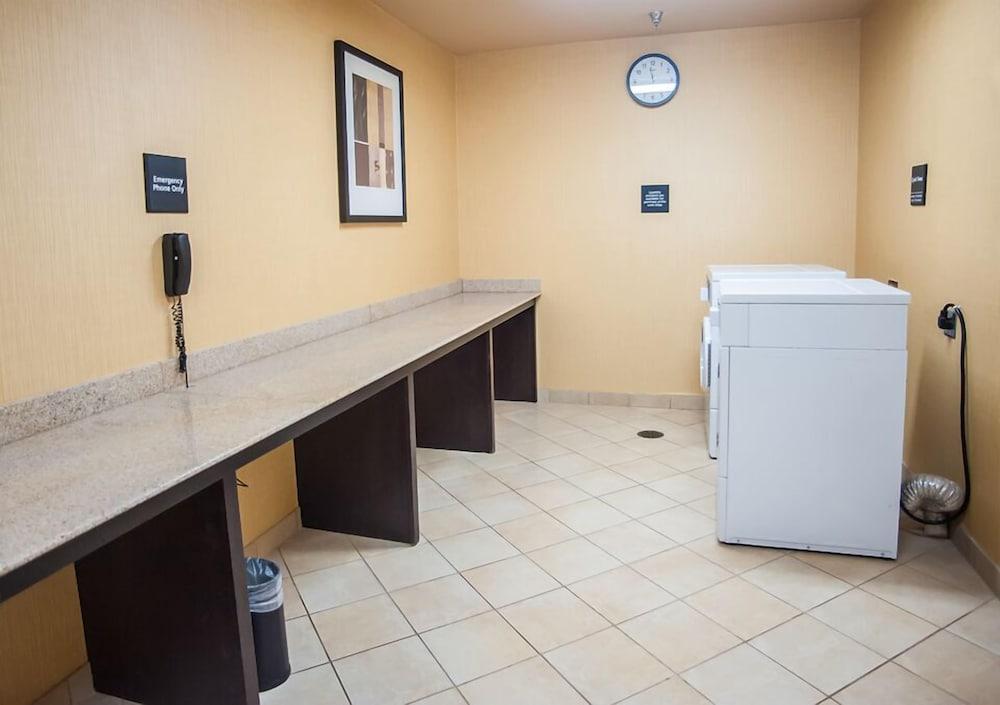 Hampton Inn & Suites Palestine Exteriör bild